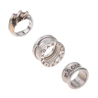 Tres anillos de plata .925 de las firmas Bulgari. Tane y Tiffany & Co. Peso: 29.4g.