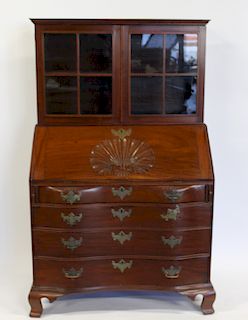 A Fine American Chippendale Mahogany Desk /