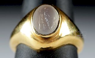 20K+ Gold Ring w/ Roman Chalcedony Intaglio