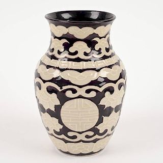 Japanese Kairakuen ware porcelain vase