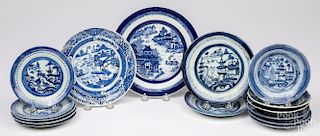 Fifteen Chinese export plates and saucers