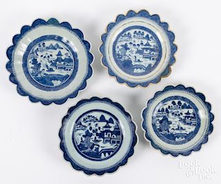 Four Chinese export porcelain blue and white bowl
