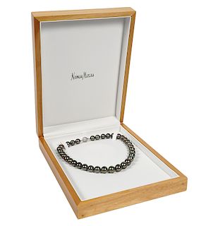 18Kt. White Gold & Black Tahitian Pearl Necklace