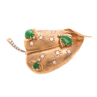 A Ladies Vintage Jadeite & Diamond Brooch in 14K