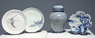 Four pieces of Japanese ceramics