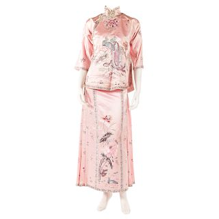 Important Chinese Famille Rose Wedding Dress