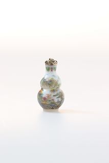 A FINELY ENAMELED WHITE GLASS SNUFF BOTTLE