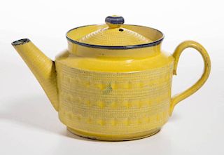 ENGLISH STAFFORDSHIRE POTTERY PEARLWARE YELLOW TEAPOT AND COVER