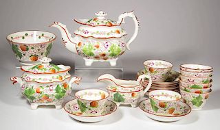 ENGLISH STAFFORDSHIRE POTTERY PEARLWARE "STRAWBERRY" PATTERN ARTICLES, LOT OF 22