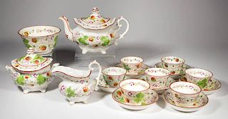 ENGLISH ENOCH WOOD POTTERY PEARLWARE "STRAWBERRY" PATTERN ARTICLES, LOT OF18