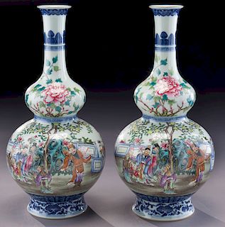 Pr. Chinese polychrome porcelain double gourd