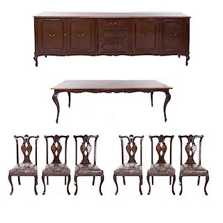 Comedor. Siglo XX En talla de madera. Consta de Trinchador, 6 sillas y mesa.