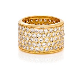 A Yellow Gold and Diamond Ring, 7.00 dwts.