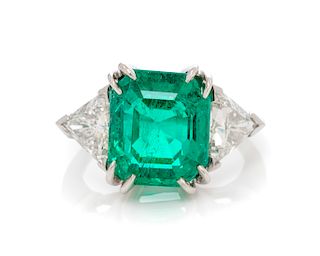 A Platinum, Emerald and Diamond Ring, 4.90 dwts.