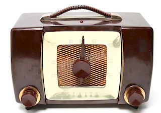 Mid-Century Zenith Bakelite Radio Model H-615 1951