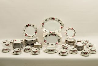 DINNER SERVICE BY MONARCH CHINA