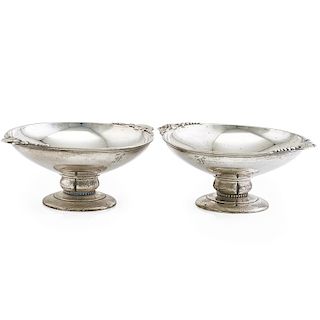 PAIR OF AMERICAN SILVER CENTERPIECE BOWLS