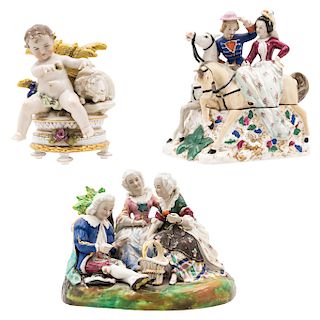 A MIXED LOT OF EUROPEAN PORCELAIN FIGURES. 20TH CENTURY.