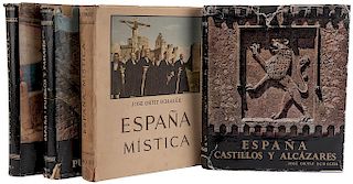 Ortíz Echagüe, José. España: Tipos y Trajes, Pueblos y Paisajes, Mística, Castillos y Alcázares. Madrid: 1954, 57, 59 y 71. Ilustrados.