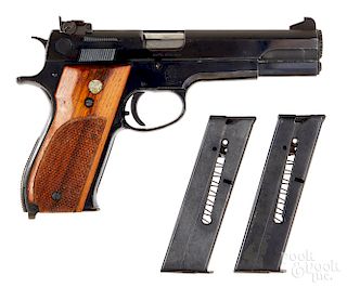 Smith & Wesson model 52-1 semi-automatic pistol