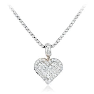 A Diamond Heart Pendant Necklace
