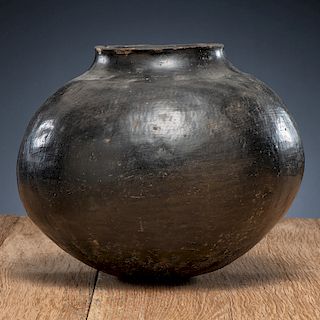 Ohkay Owingeh (San Juan) Blackware Pottery Jar