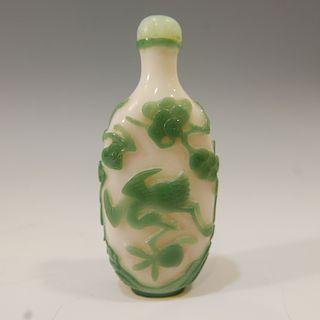 ANTIQUE CHINESE PEKING GLASS SNUFF BOTTLE. 19TH C