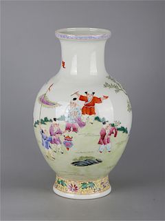 Chinese famille rose porcelain vase, Daoguang mark. 