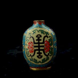 Chinese cloisonne snuff bottle. 