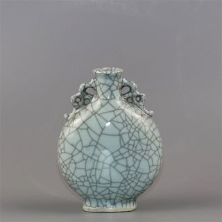 Chinese crackle glaze porcelain vase. 