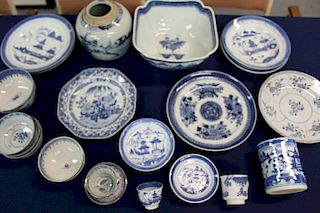 Group of Chinese export blue and white porcelains.