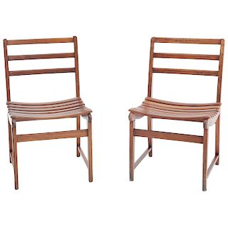 MICHAEL VAN BEUREN PARA DOMUS. México, años 50. Par de sillas. Elaboradas en madera de pino. Piezas: 2