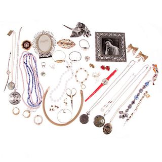 Collection of jewelry, watches and objects