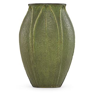 GRUEBY Large vase with leaves