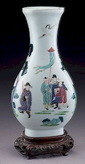 Chinese Qing famille rose porcelain vase,