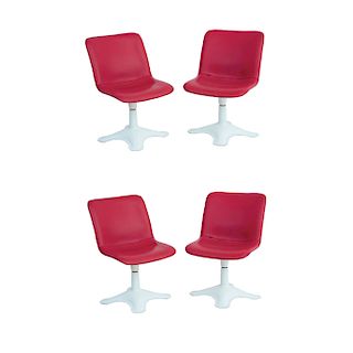 YRJÖ KUKKAPURO PARA HAIMI Años 70. Juego de sillas "415". Estructuras de fibra de vidrio. Con tapicerías en vinil color rojo. Piezas: 4