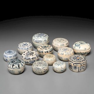 (13) Ming Era blue and white lidded containers