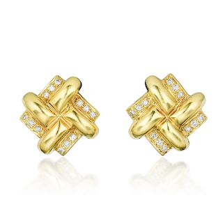 A Pair of Cross Hatch Earclips