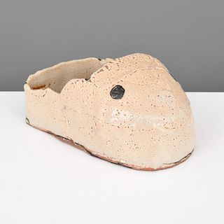 Robert Brady Dish, Shoe Form