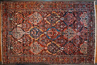 Semi-Antique Bahktiari Carpet, 12.9 x 19.3
