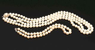 Lot of 2: Vintage Pearl Strand Necklaces. 