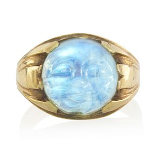 EARLY 20TH C. CARVED MOONSTONE & YELLOW GOLD RING