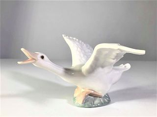 Lladro "Running Goose" Porcelain Figurine