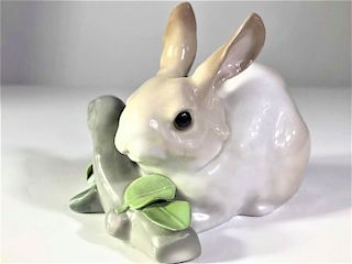 Lladro "Rabbit Eating" Porcelain Figure