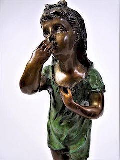 Bronze Sculpture "Girl Throwing Kiss" by Le Baiser