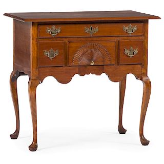 New England Queen Anne Dressing Table