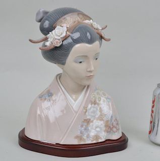 Lladro Porcelain Bust of Japanese Lady