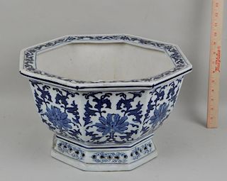 Chinese Blue/White Porcelain Octagonal Jardiniere