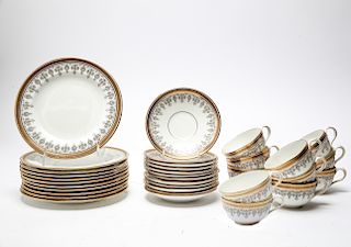 Cauldon Porcelain Dinnerware w Gilt Banding, 34
