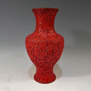 CHINESE ANTIQUE CARVED LACQUER CINNABAR VASE - 19TH CENTURY